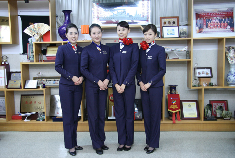 中国东方<em>航空公司</em>在<em>青岛</em>旅游学校设点<em>招聘</em>空中